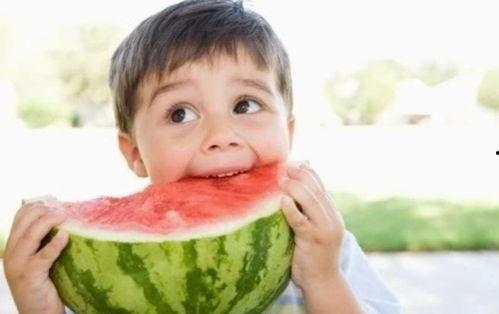 沙雕姐弟吃瓜比赛,欢乐比拼，笑料连连