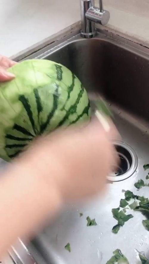 吃瓜要削皮,揭秘瓜果美味背后的秘密